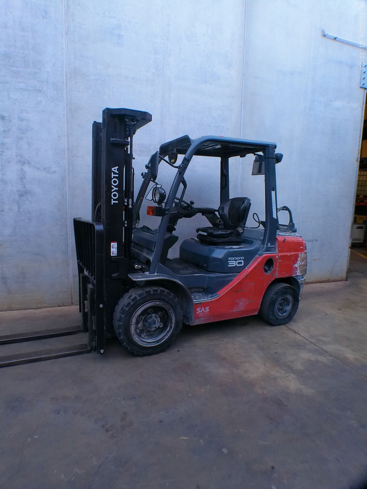 Toyota 02-8FGF30 MATRICULADA - LPG heftruck: afbeelding 3 Toyota 02-8FGF30 MATRICULADA - LPG heftruck: afbeelding 3