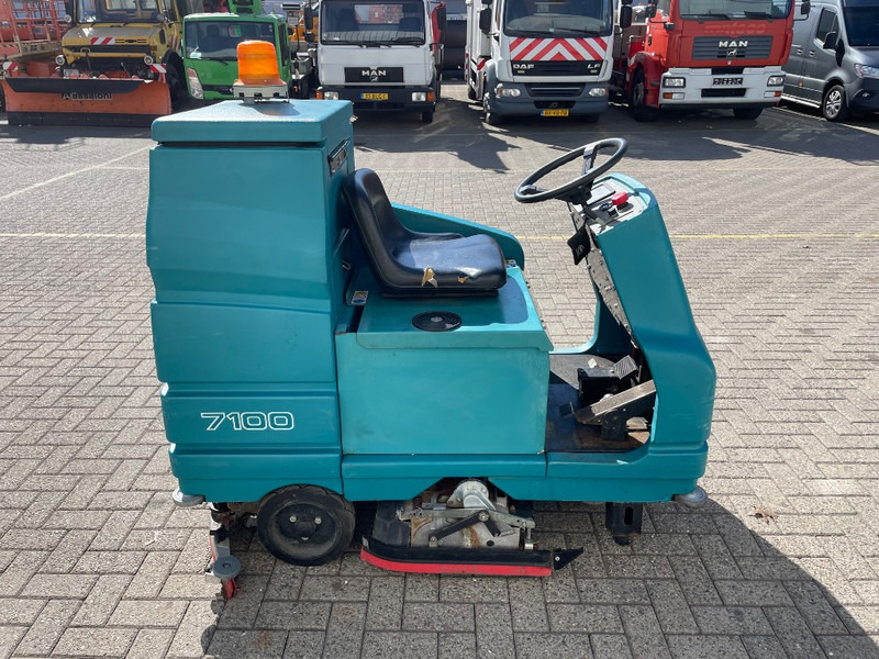 TENNANT 7100 - Schrobmachine: afbeelding 5 TENNANT 7100 - Schrobmachine: afbeelding 5