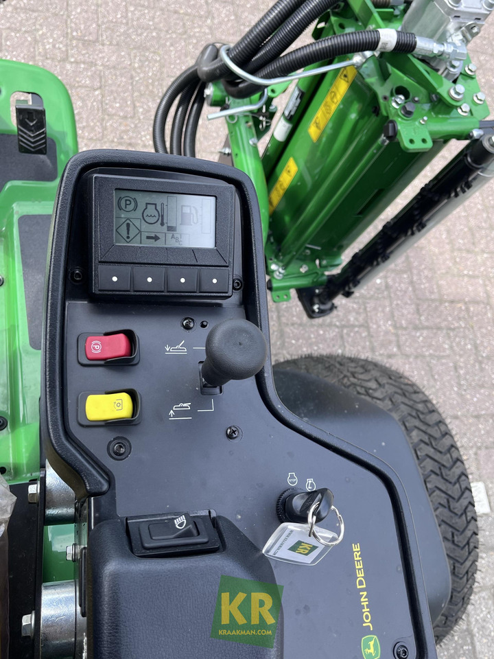 8700A John Deere - Gazonmaaier: afbeelding 2 8700A John Deere - Gazonmaaier: afbeelding 2