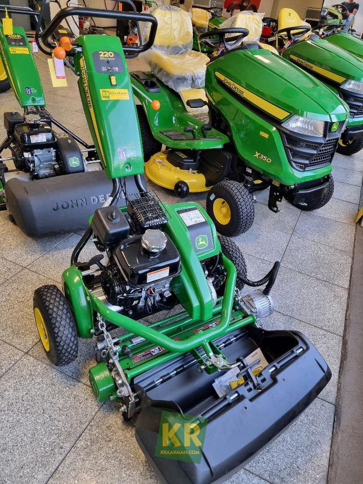 John Deere 220 - Gazonmaaier: afbeelding 1 John Deere 220 - Gazonmaaier: afbeelding 1