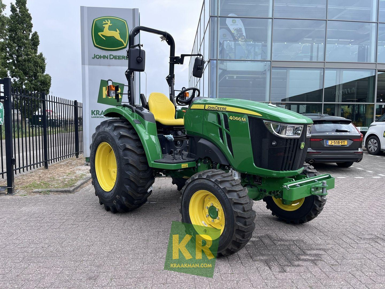 John Deere 4066M - Mini tractor: afbeelding 1 John Deere 4066M - Mini tractor: afbeelding 1