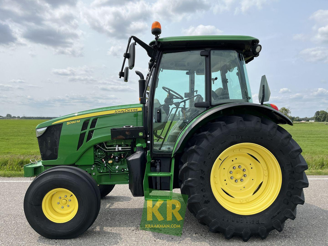 John Deere 5090M - Tractor: afbeelding 2 John Deere 5090M - Tractor: afbeelding 2
