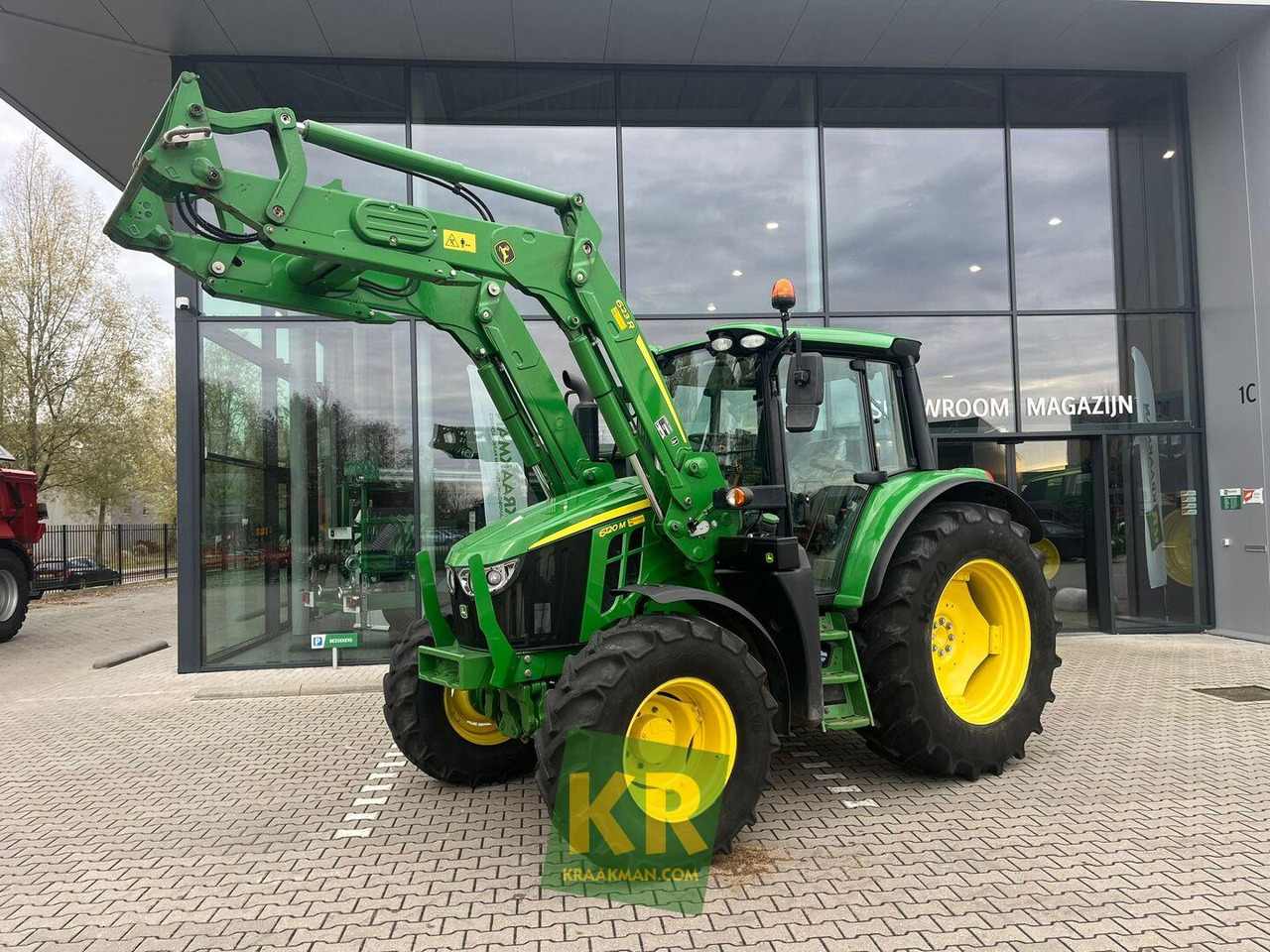 John Deere 6120M - Tractor: afbeelding 1 John Deere 6120M - Tractor: afbeelding 1