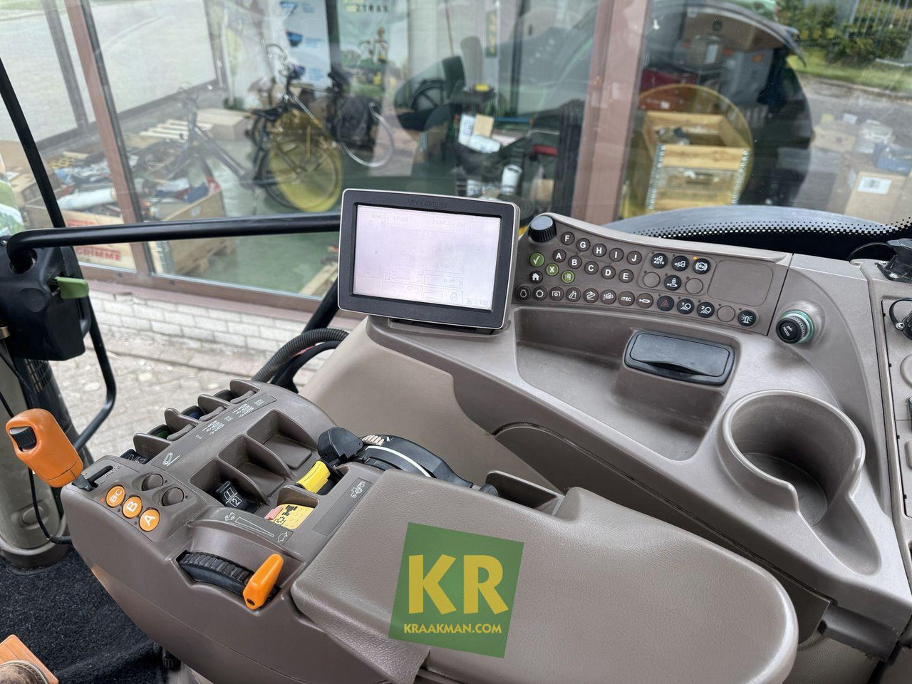 John Deere 6150R - Tractor: afbeelding 5 John Deere 6150R - Tractor: afbeelding 5