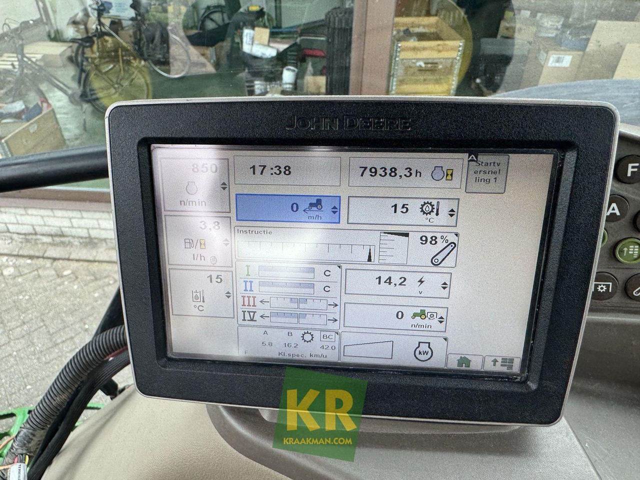 John Deere 6150R - Tractor: afbeelding 2 John Deere 6150R - Tractor: afbeelding 2