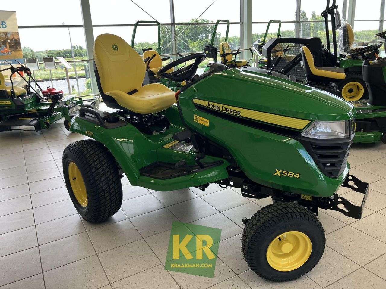 John Deere X584 - Gazonmaaier: afbeelding 3 John Deere X584 - Gazonmaaier: afbeelding 3