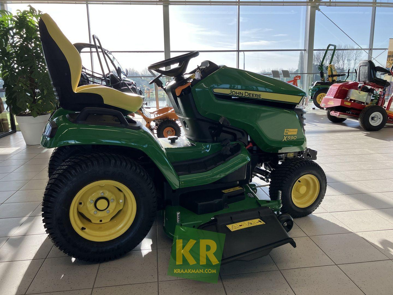 John Deere X590 - Gazonmaaier: afbeelding 5 John Deere X590 - Gazonmaaier: afbeelding 5