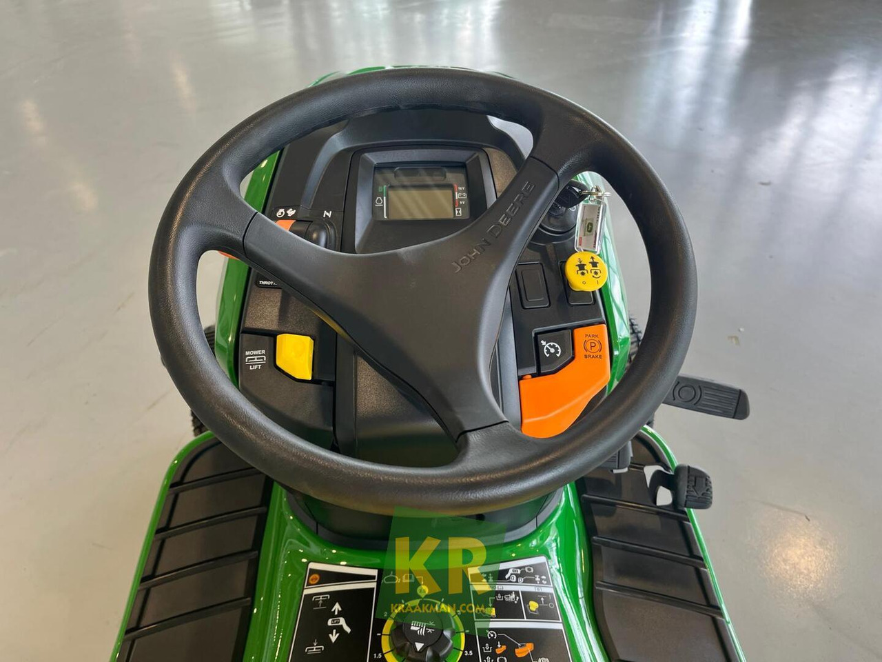 X380 John Deere - Gazonmaaier: afbeelding 1 X380 John Deere - Gazonmaaier: afbeelding 1