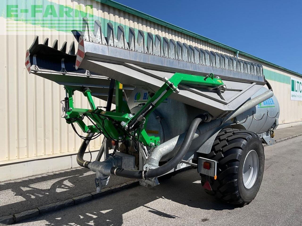 Bauer v 81 mit schleppfix sfa 9 - Mesttank: afbeelding 4 Bauer v 81 mit schleppfix sfa 9 - Mesttank: afbeelding 4