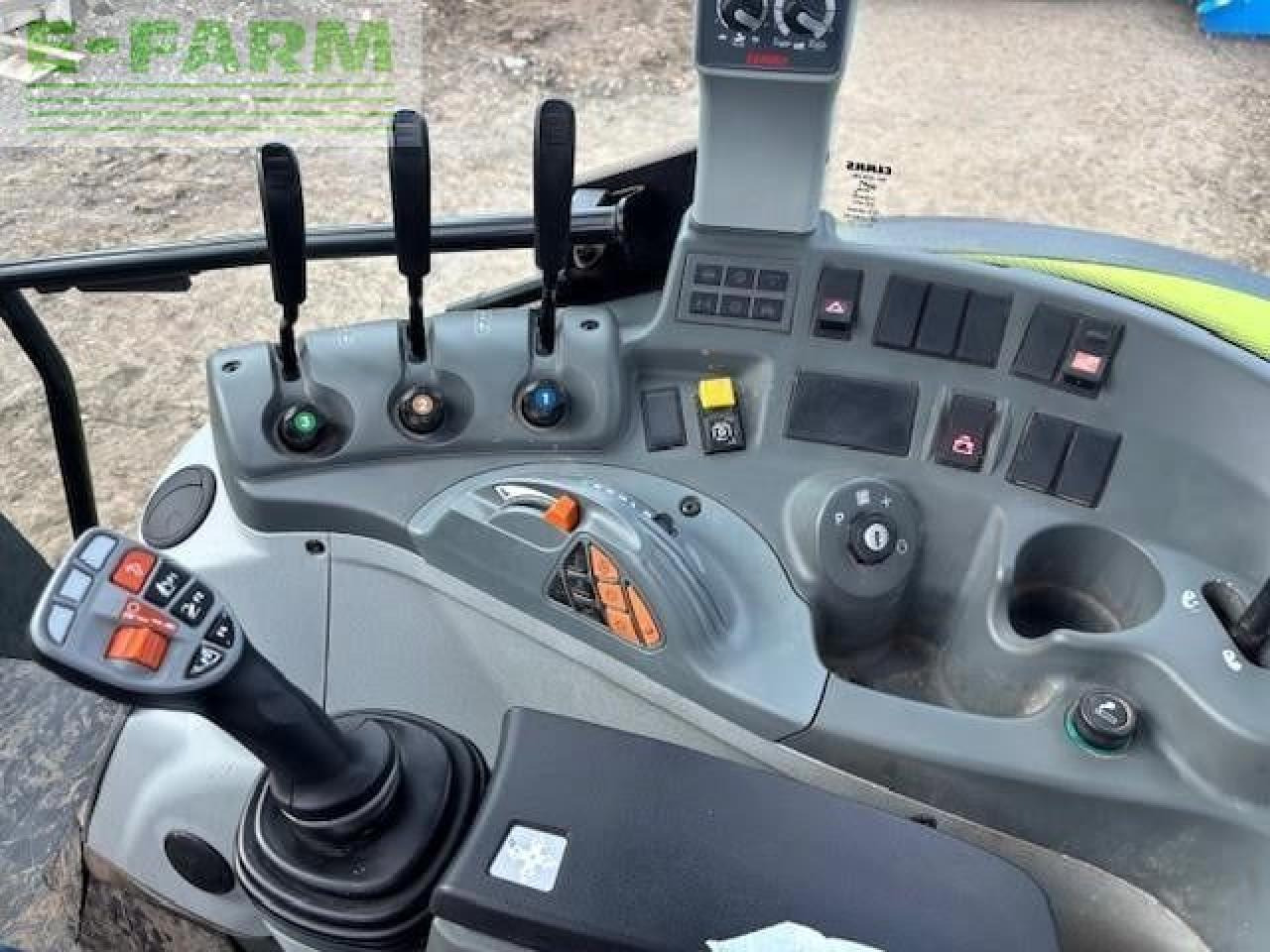 CLAAS ARION 430 - Tractor: afbeelding 5 CLAAS ARION 430 - Tractor: afbeelding 5