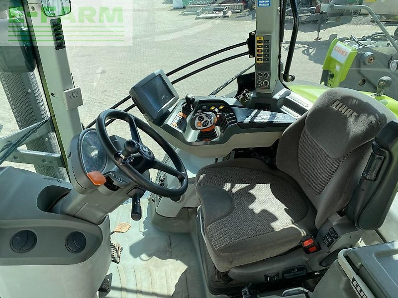 CLAAS axion 830 cmatic CMATIC - Tractor: afbeelding 4 CLAAS axion 830 cmatic CMATIC - Tractor: afbeelding 4