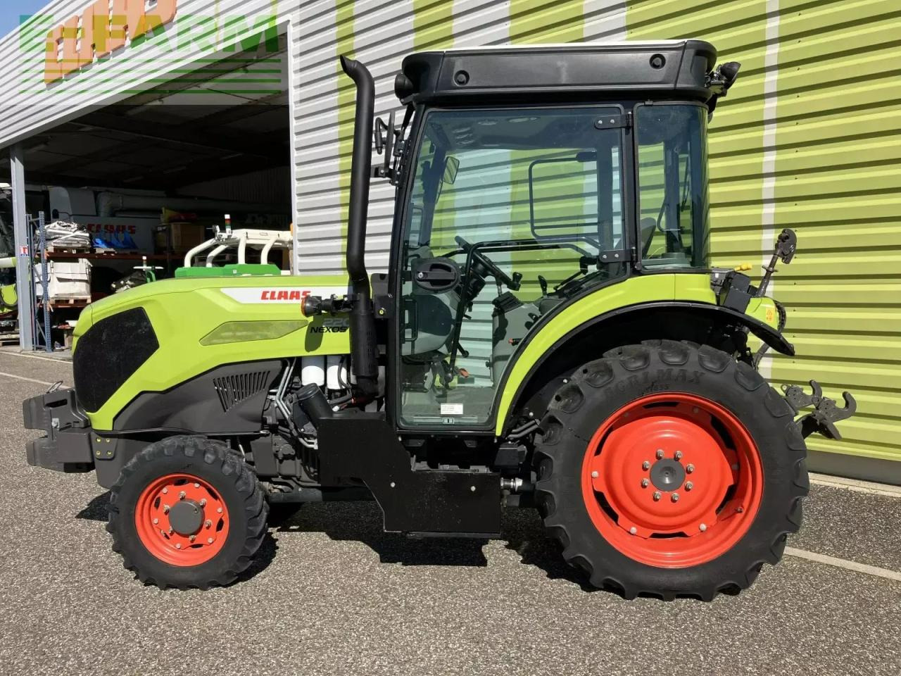 CLAAS nexos 220 s - Tractor: afbeelding 2 CLAAS nexos 220 s - Tractor: afbeelding 2