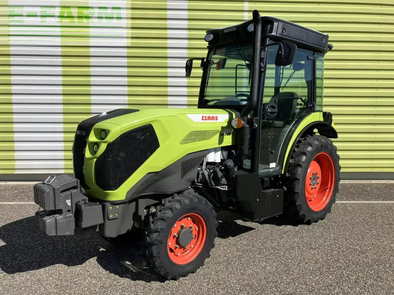 CLAAS nexos 220 s - Tractor: afbeelding 1 CLAAS nexos 220 s - Tractor: afbeelding 1