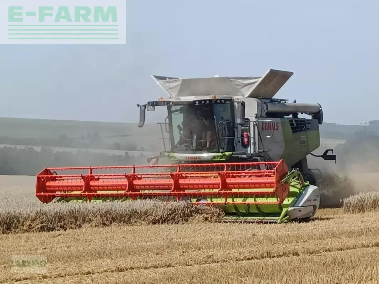 CLAAS trion 750 montana + v 770 - Maaidorser: afbeelding 1 CLAAS trion 750 montana + v 770 - Maaidorser: afbeelding 1