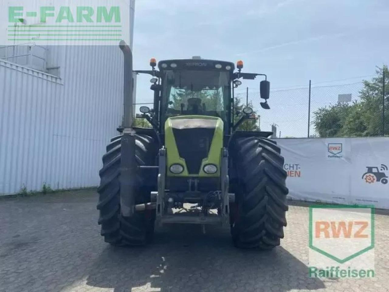 Tractor CLAAS xerion 3300 trac vc TRAC VC: afbeelding 7 Tractor CLAAS xerion 3300 trac vc TRAC VC: afbeelding 7