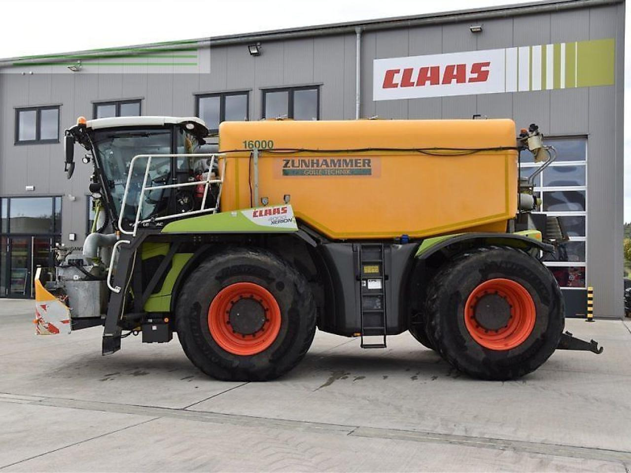 CLAAS xerion 4000 saddle trac SADDLE TRAC - Tractor: afbeelding 4 CLAAS xerion 4000 saddle trac SADDLE TRAC - Tractor: afbeelding 4