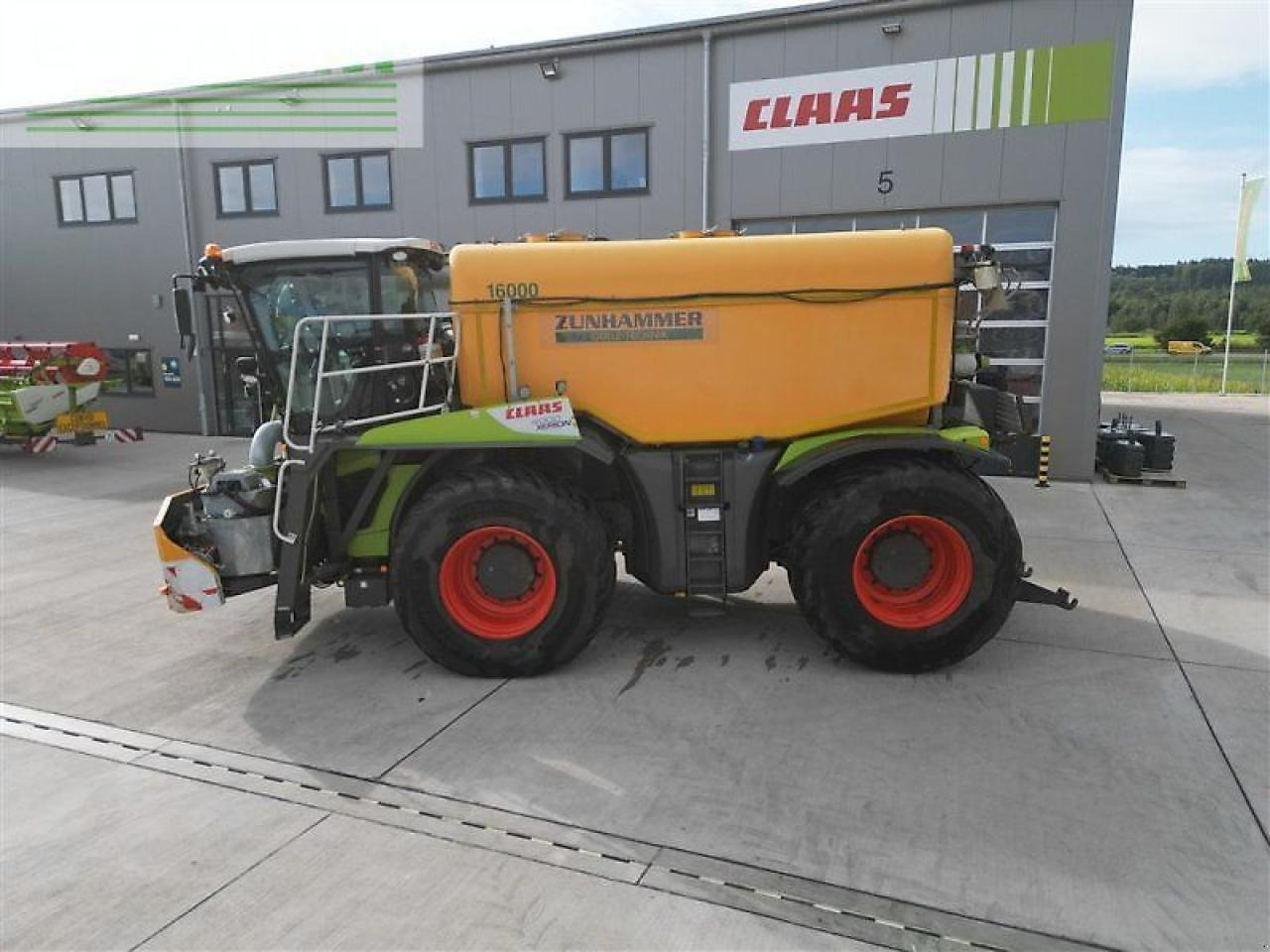 CLAAS xerion 4000 saddle trac SADDLE TRAC - Tractor: afbeelding 3 CLAAS xerion 4000 saddle trac SADDLE TRAC - Tractor: afbeelding 3