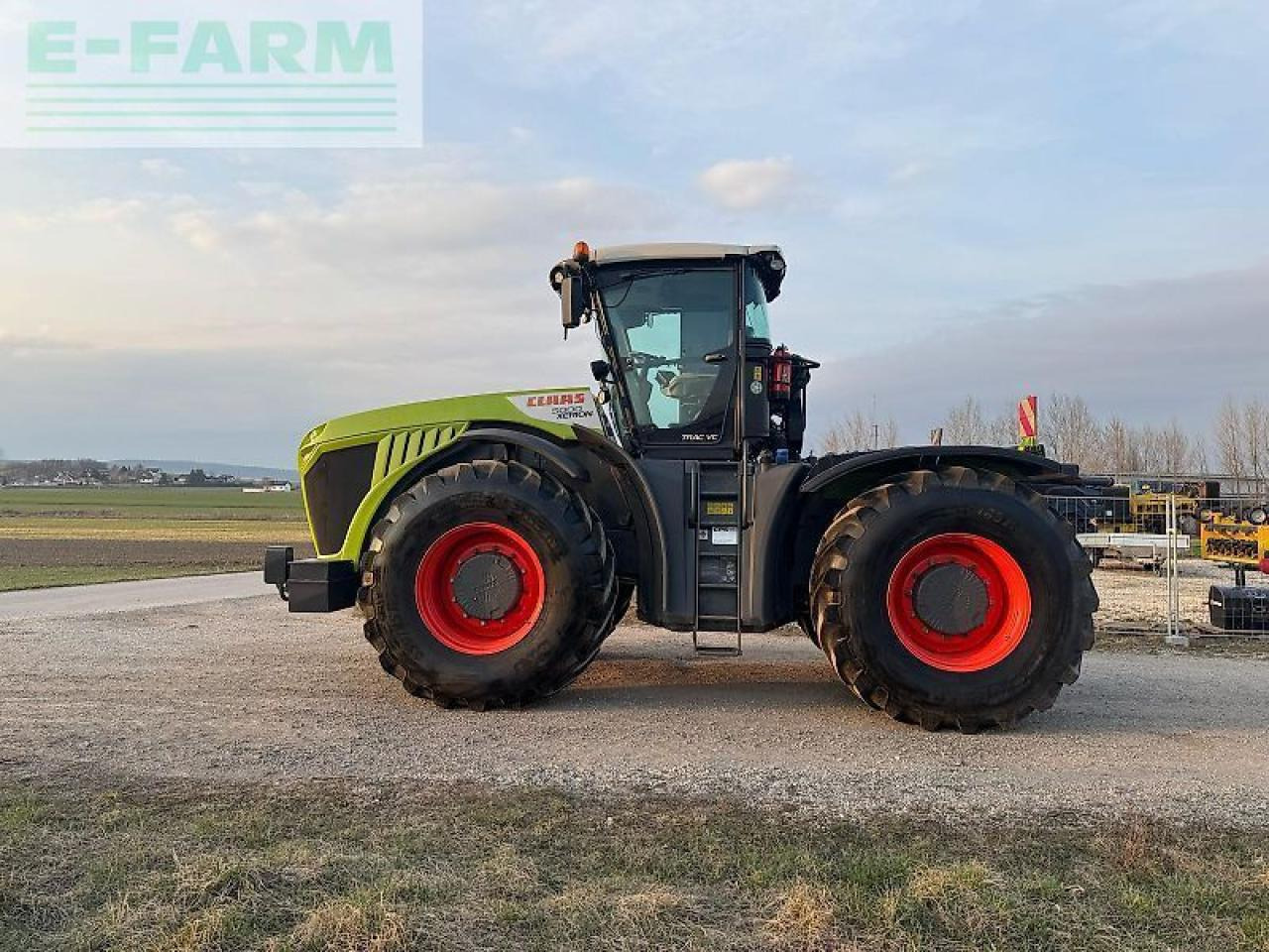 CLAAS xerion 5000 trac vc TRAC VC - Tractor: afbeelding 3 CLAAS xerion 5000 trac vc TRAC VC - Tractor: afbeelding 3