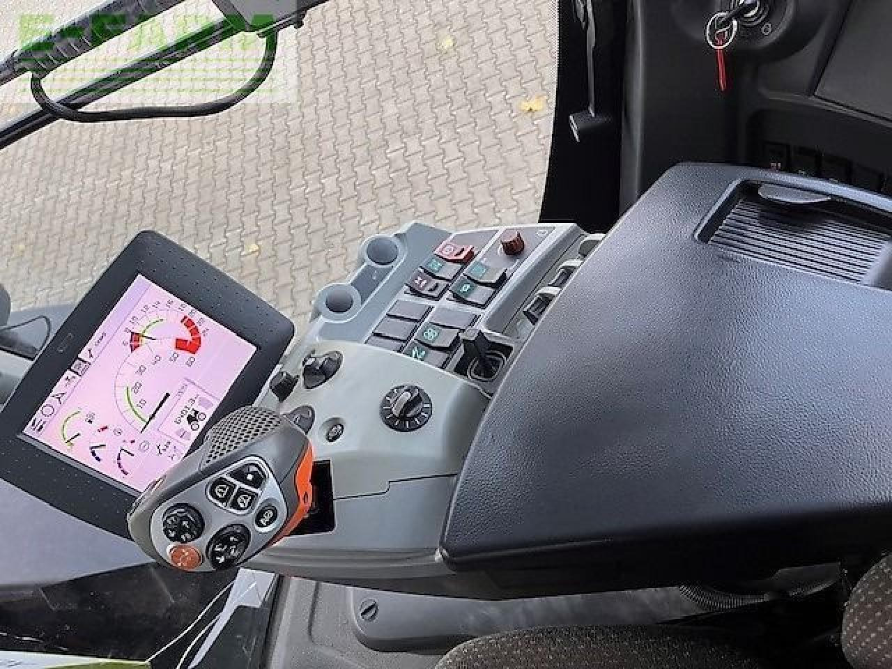 CLAAS xerion - Tractor: afbeelding 5 CLAAS xerion - Tractor: afbeelding 5
