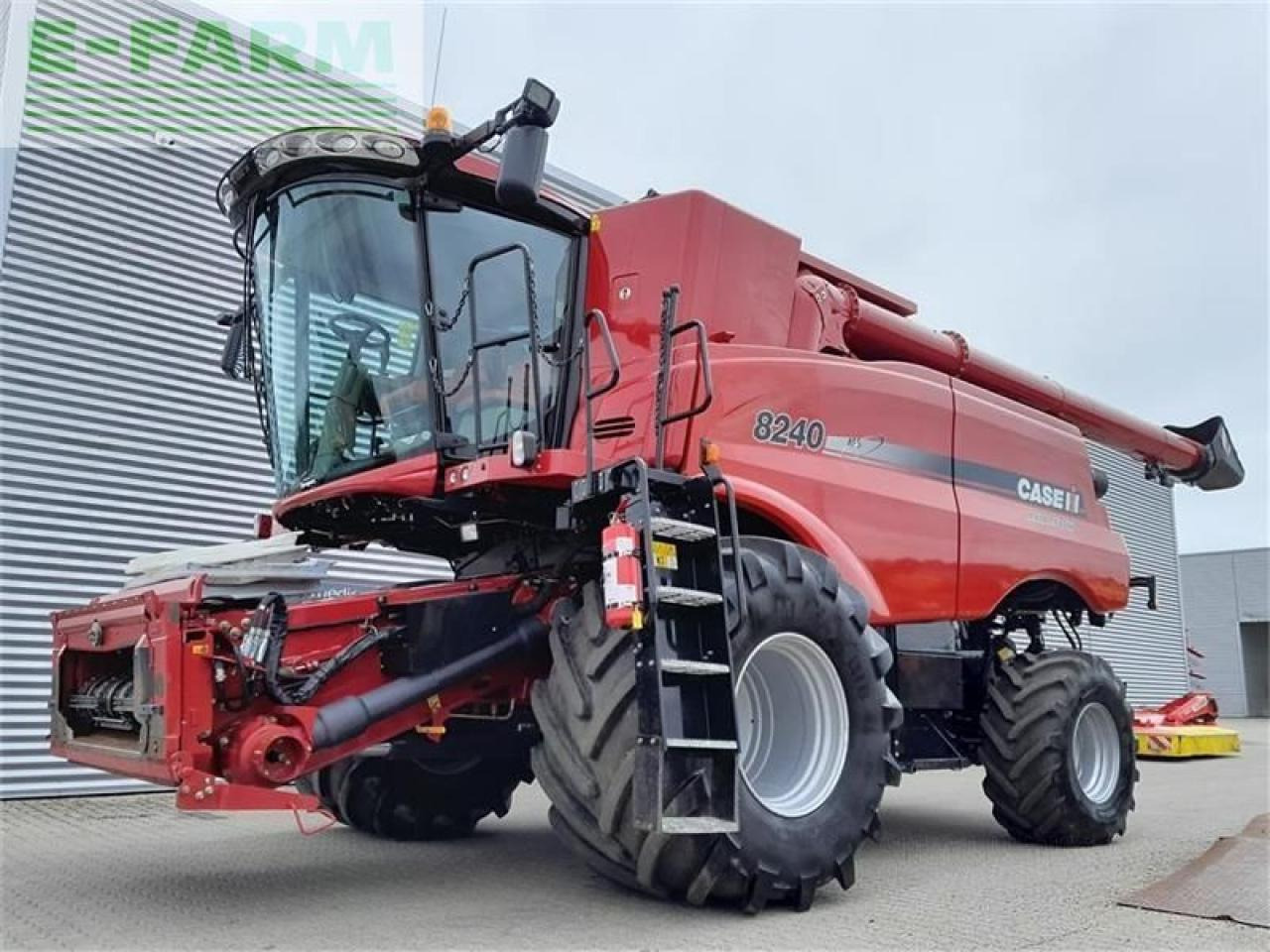 Case-IH axial flow 8240 med 30 fods vario skærebord - Maaidorser: afbeelding 1 Case-IH axial flow 8240 med 30 fods vario skærebord - Maaidorser: afbeelding 1
