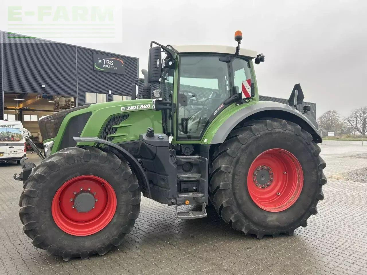 Fendt 828 vario s4 - Tractor: afbeelding 1 Fendt 828 vario s4 - Tractor: afbeelding 1