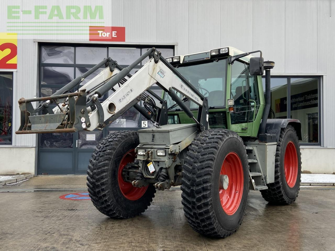 Fendt xylon 524 t - Tractor: afbeelding 1 Fendt xylon 524 t - Tractor: afbeelding 1