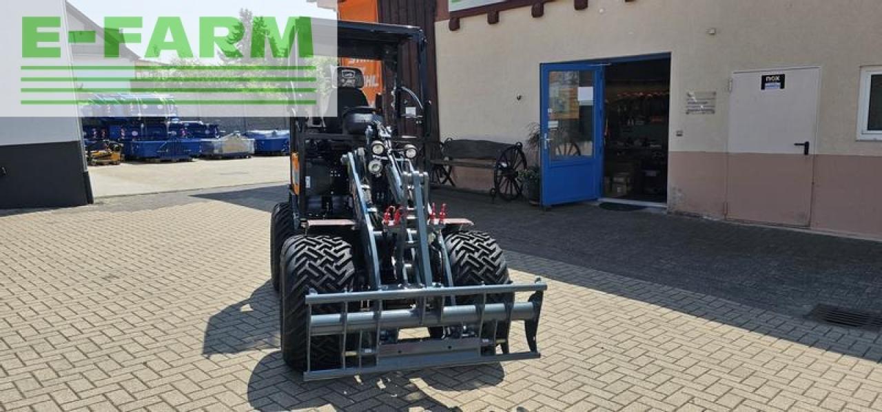 Giant g 2500 x-tra hd y, kompaktradlader mit euro-aufnahme, 2,4 t, niedriges hubgerüst - Wiellader: afbeelding 4 Giant g 2500 x-tra hd y, kompaktradlader mit euro-aufnahme, 2,4 t, niedriges hubgerüst - Wiellader: afbeelding 4