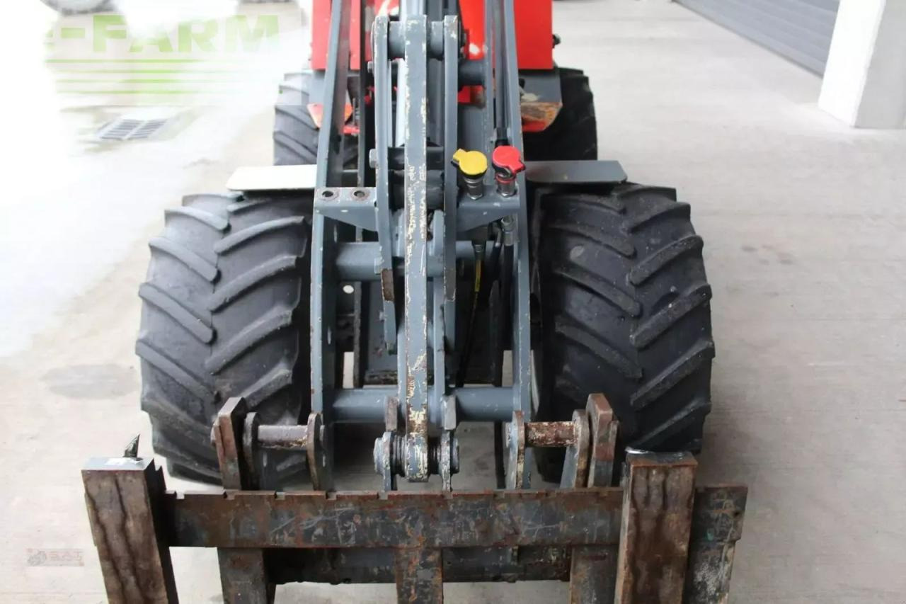 Giant hoflader d 335 t - Wiellader: afbeelding 3 Giant hoflader d 335 t - Wiellader: afbeelding 3