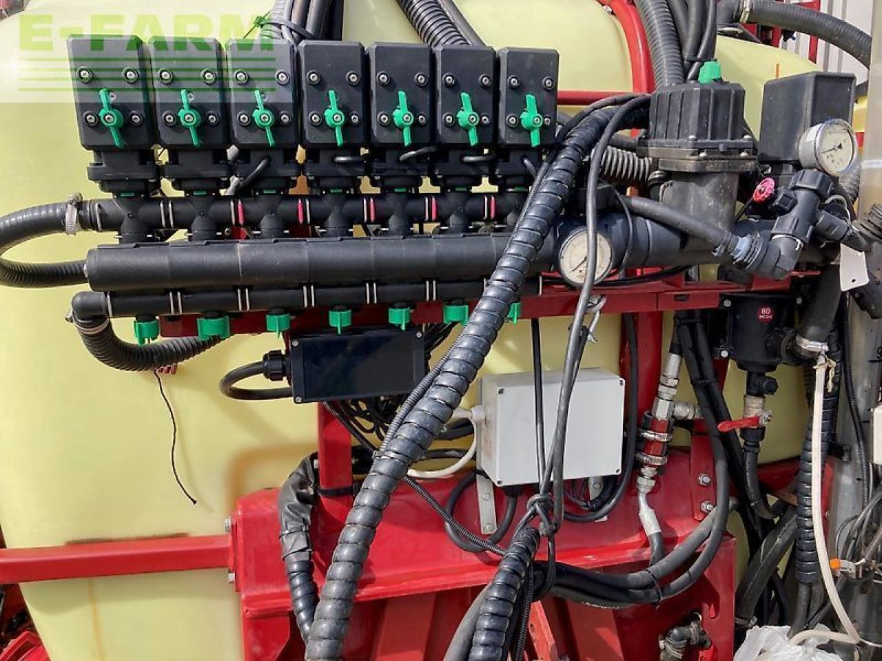 Hardi master plus 18m twin stream - Getrokken veldspuit: afbeelding 4 Hardi master plus 18m twin stream - Getrokken veldspuit: afbeelding 4