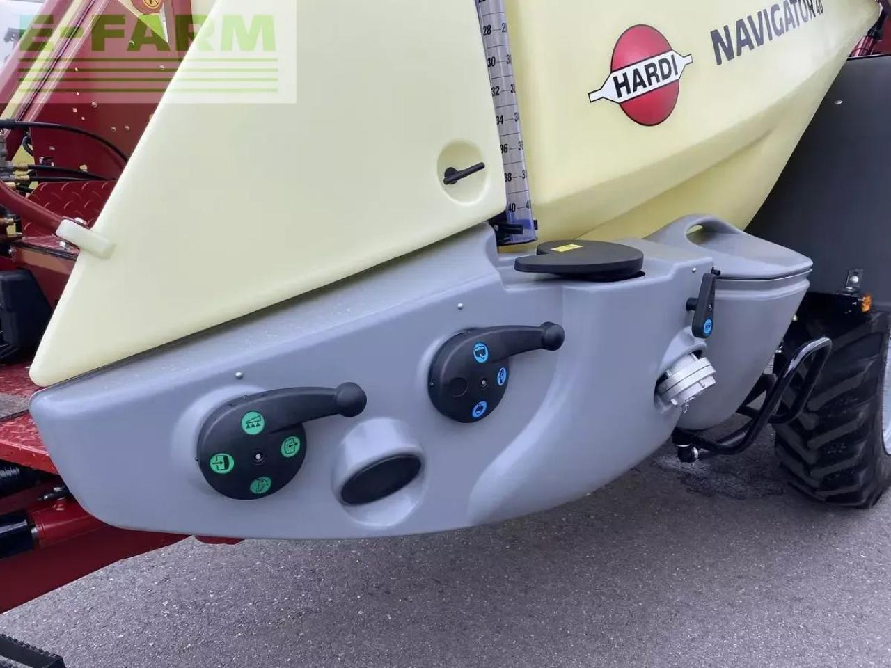 Hardi navigator 4000l 27m 9tb ddz - Getrokken veldspuit: afbeelding 3 Hardi navigator 4000l 27m 9tb ddz - Getrokken veldspuit: afbeelding 3
