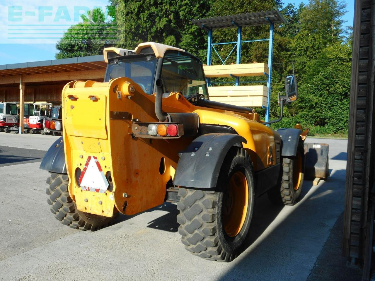 JCB jcb 533-105 ( 3,3t - 10,5m ) - Verreiker: afbeelding 4 JCB jcb 533-105 ( 3,3t - 10,5m ) - Verreiker: afbeelding 4