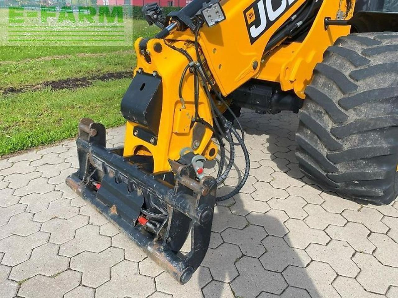 JCB tm 220 - 40 km/h - Verreiker: afbeelding 2 JCB tm 220 - 40 km/h - Verreiker: afbeelding 2