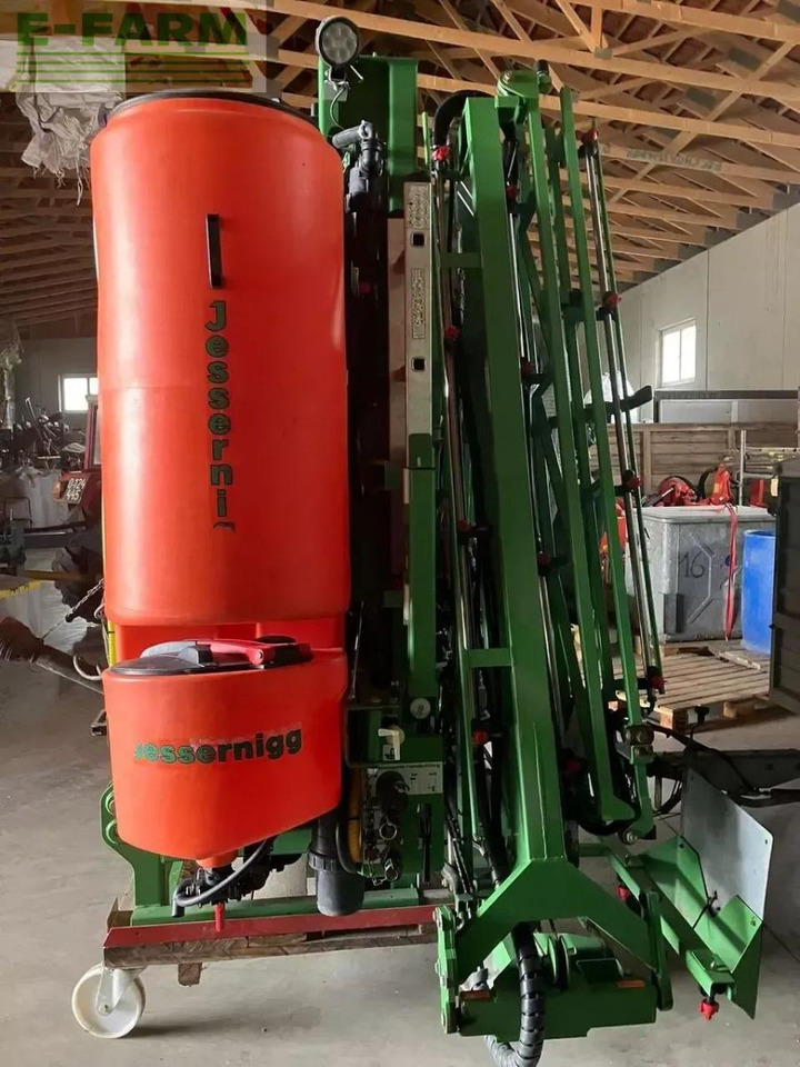 Jessernigg s ng pl 1200 feldspritze mit fronttank gps - Getrokken veldspuit: afbeelding 3 Jessernigg s ng pl 1200 feldspritze mit fronttank gps - Getrokken veldspuit: afbeelding 3
