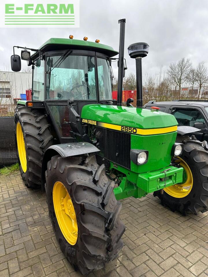 John Deere 2850 - Tractor: afbeelding 1 John Deere 2850 - Tractor: afbeelding 1