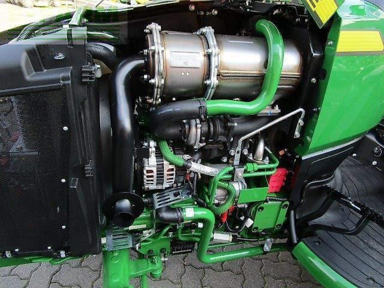 John Deere 3046r - Tractor: afbeelding 2 John Deere 3046r - Tractor: afbeelding 2