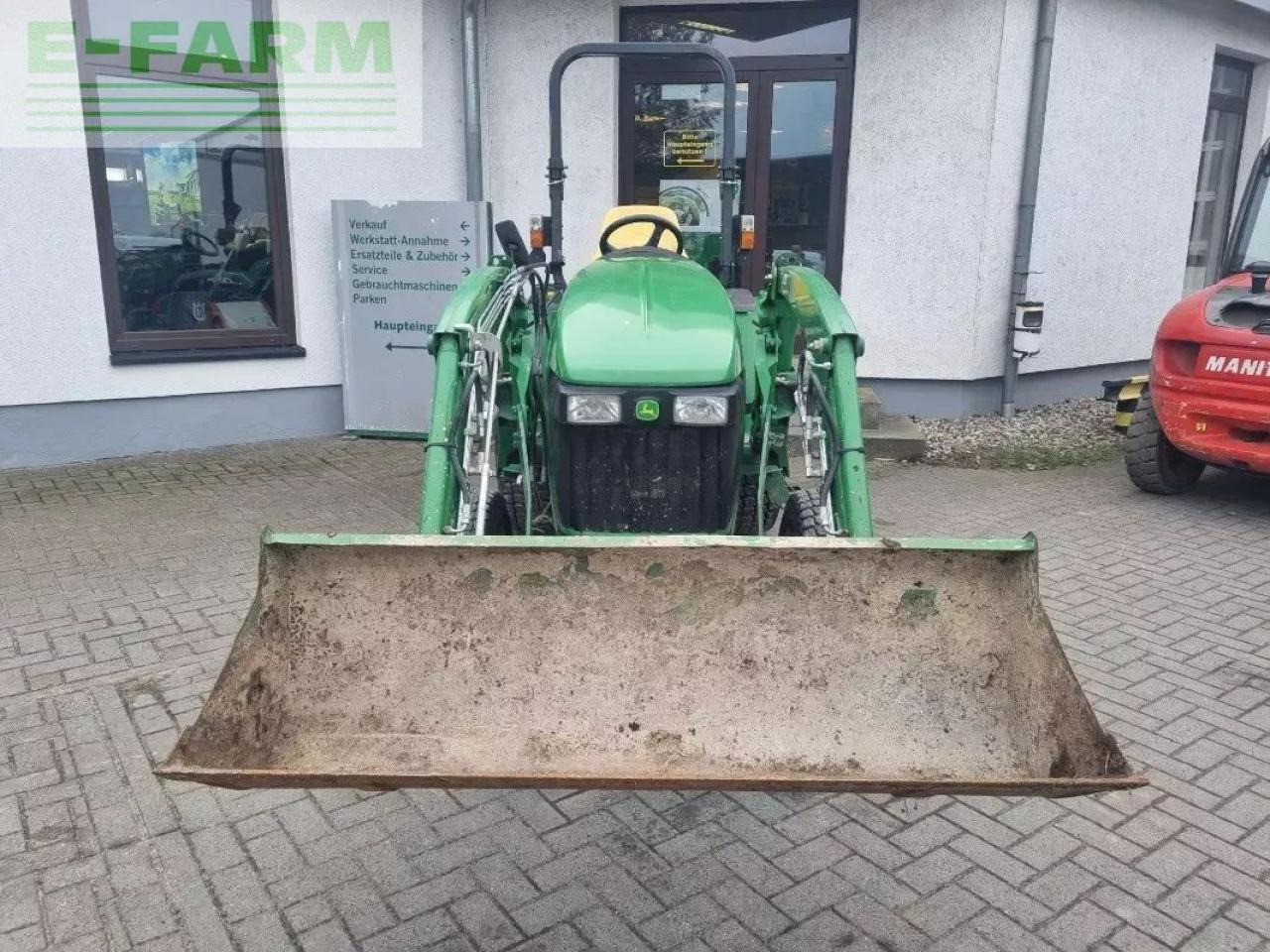 John Deere 3320 my11 - Tractor: afbeelding 3 John Deere 3320 my11 - Tractor: afbeelding 3