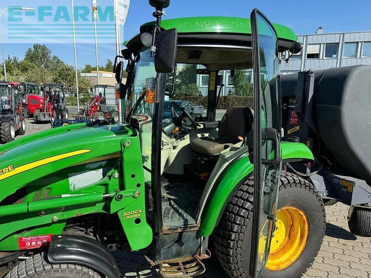 John Deere 3720 - Tractor: afbeelding 5 John Deere 3720 - Tractor: afbeelding 5