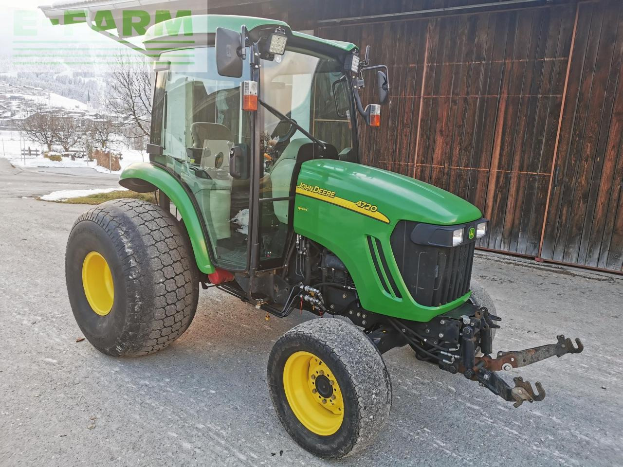 John Deere 4720 - Tractor: afbeelding 3 John Deere 4720 - Tractor: afbeelding 3
