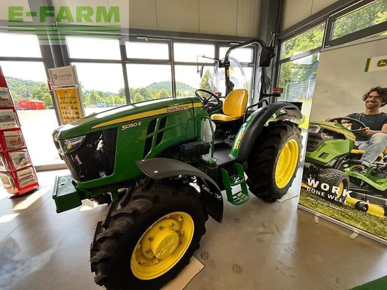 John Deere 5050e - Tractor: afbeelding 3 John Deere 5050e - Tractor: afbeelding 3