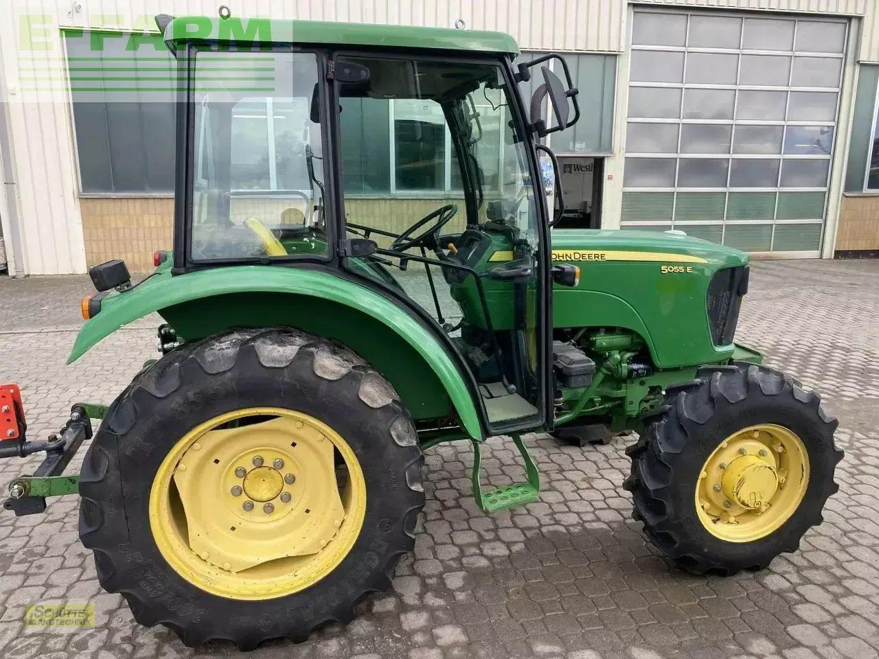 Tractor John Deere 5055e: afbeelding 8 Tractor John Deere 5055e: afbeelding 8