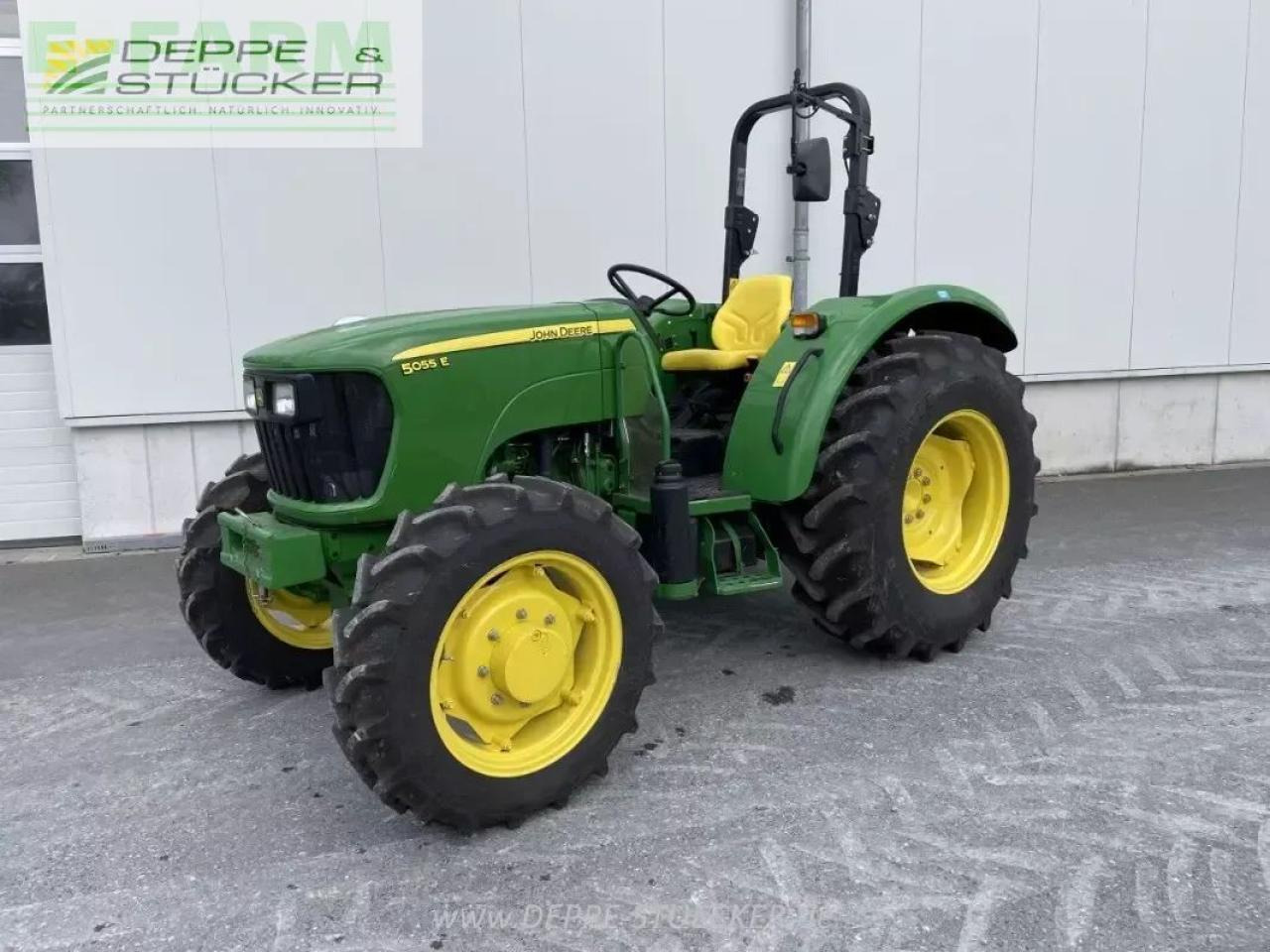 John Deere 5055e - Tractor: afbeelding 1 John Deere 5055e - Tractor: afbeelding 1