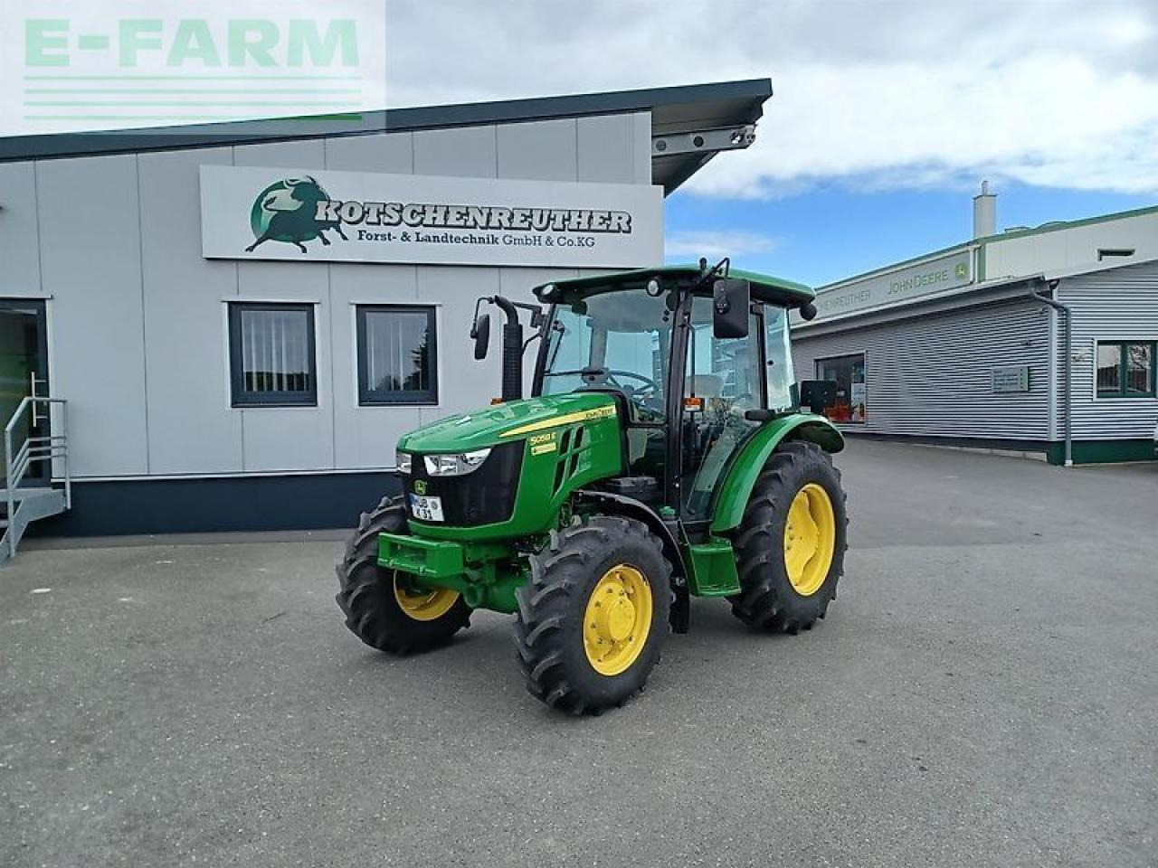 John Deere 5058e - Tractor: afbeelding 1 John Deere 5058e - Tractor: afbeelding 1