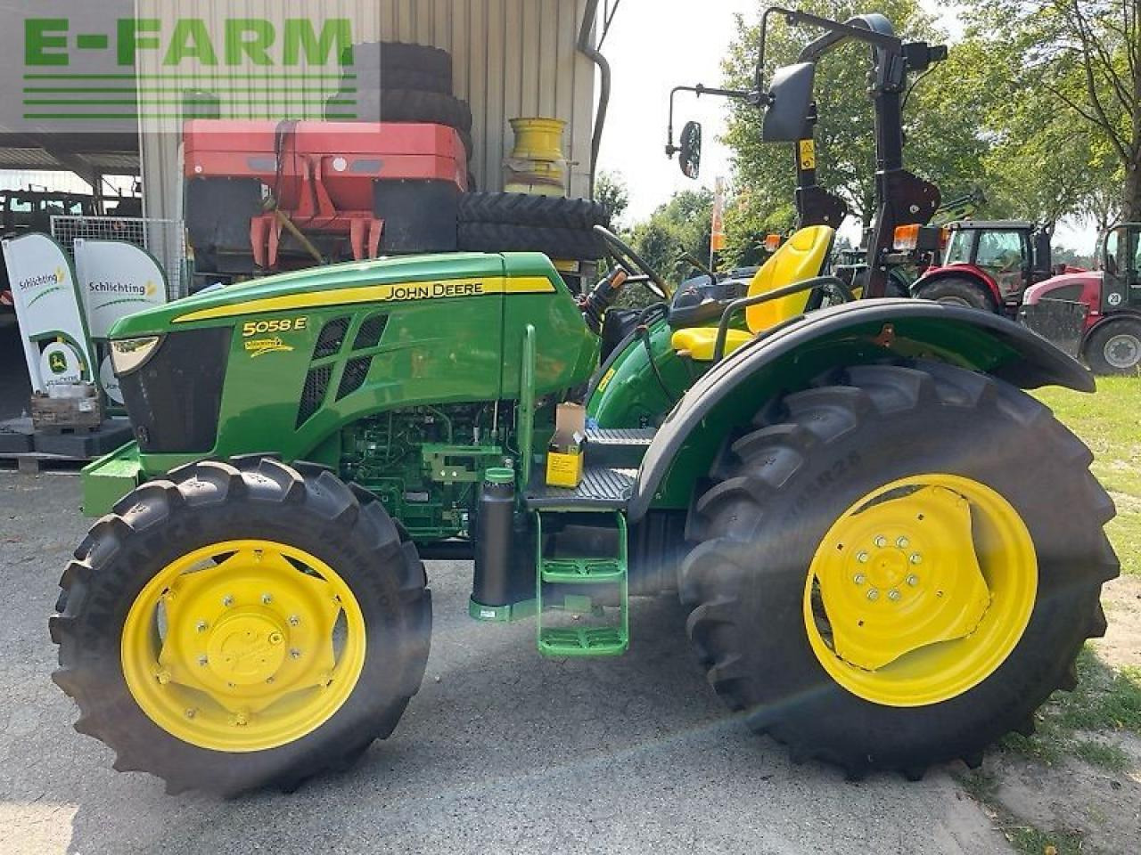 John Deere 5058e - Tractor: afbeelding 2 John Deere 5058e - Tractor: afbeelding 2