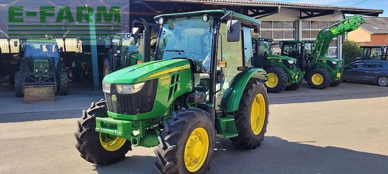 John Deere 5058e - Tractor: afbeelding 2 John Deere 5058e - Tractor: afbeelding 2