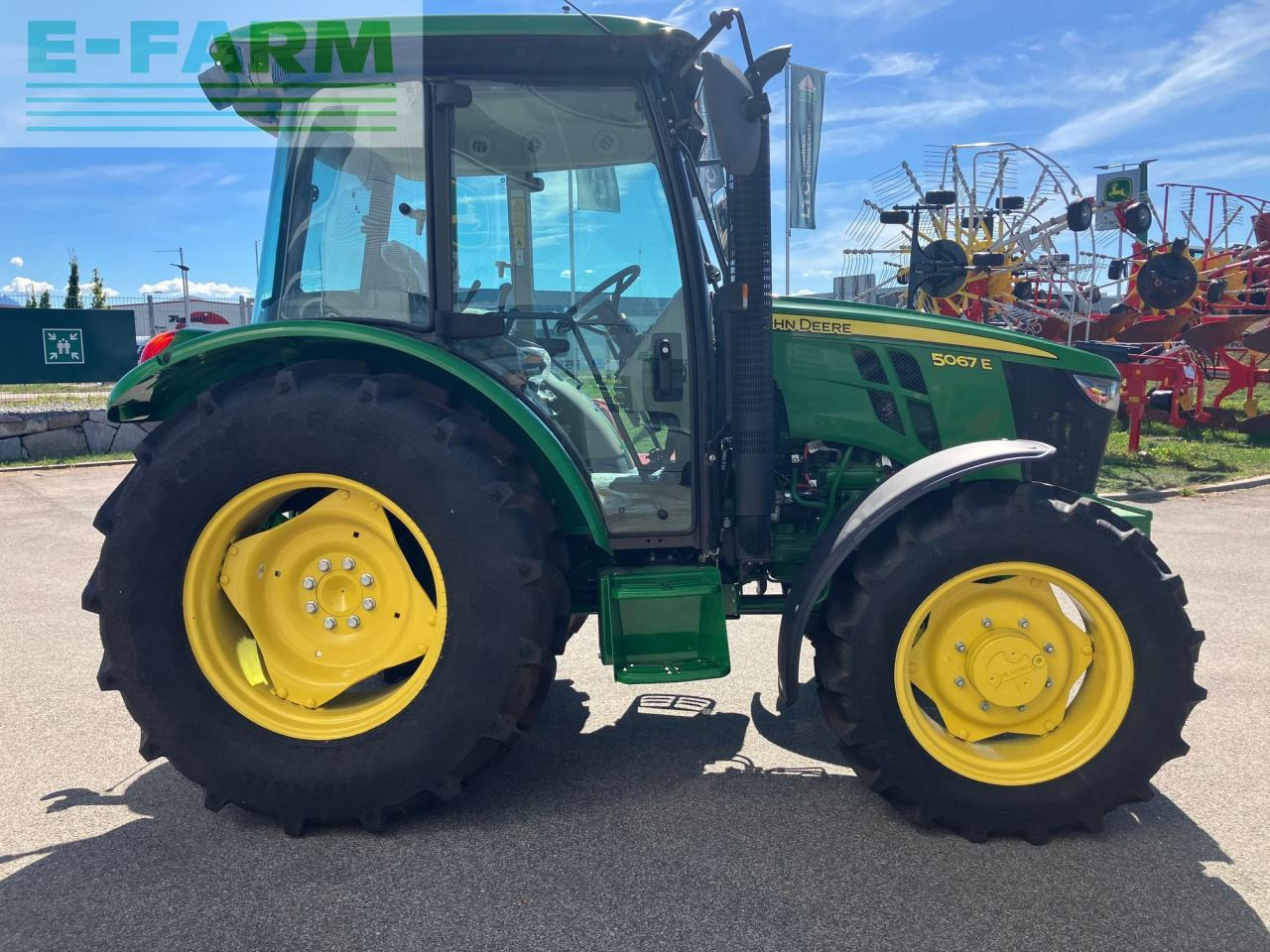 John Deere 5067E - Tractor: afbeelding 4 John Deere 5067E - Tractor: afbeelding 4