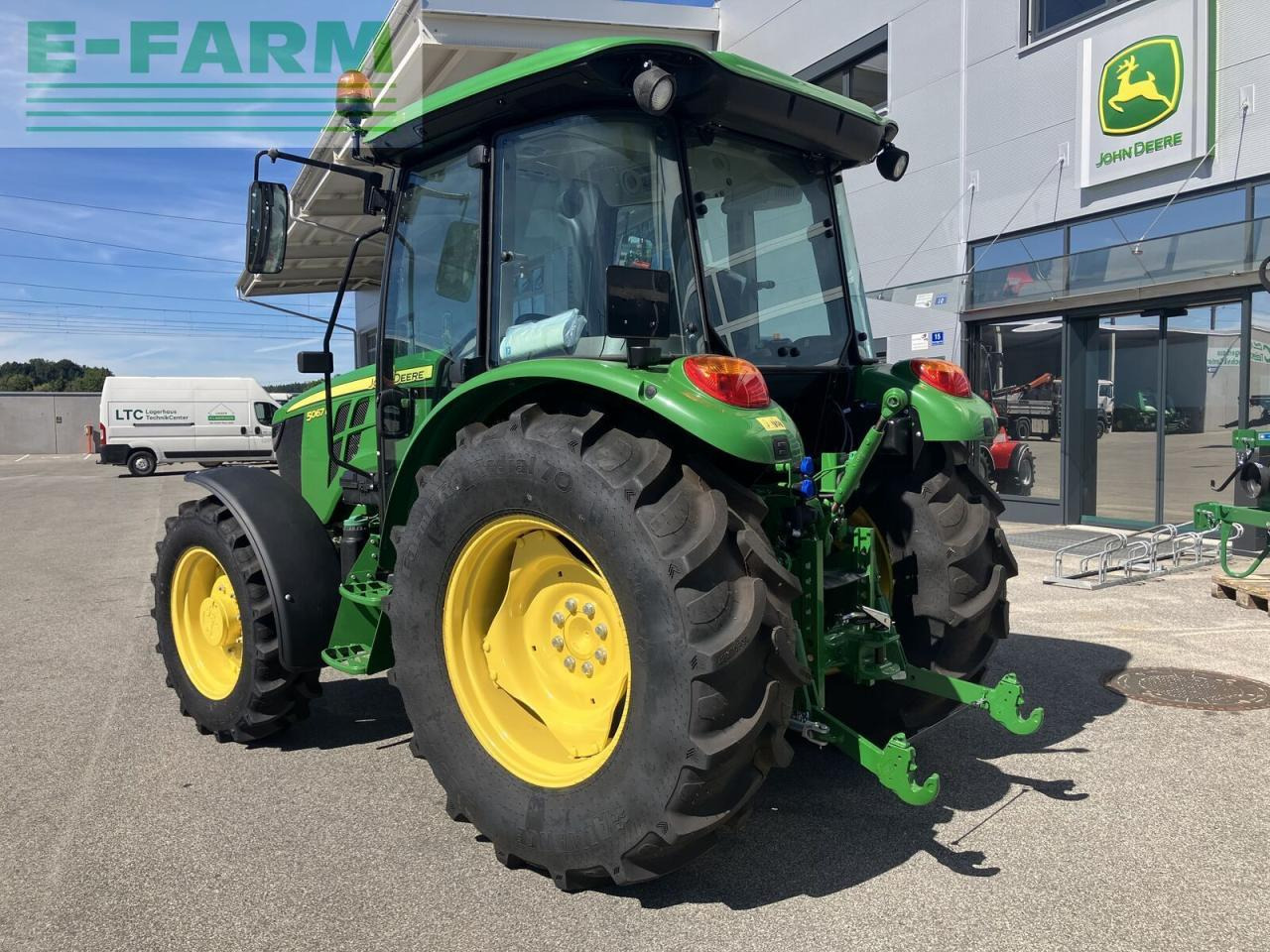 John Deere 5067e - Tractor: afbeelding 4 John Deere 5067e - Tractor: afbeelding 4