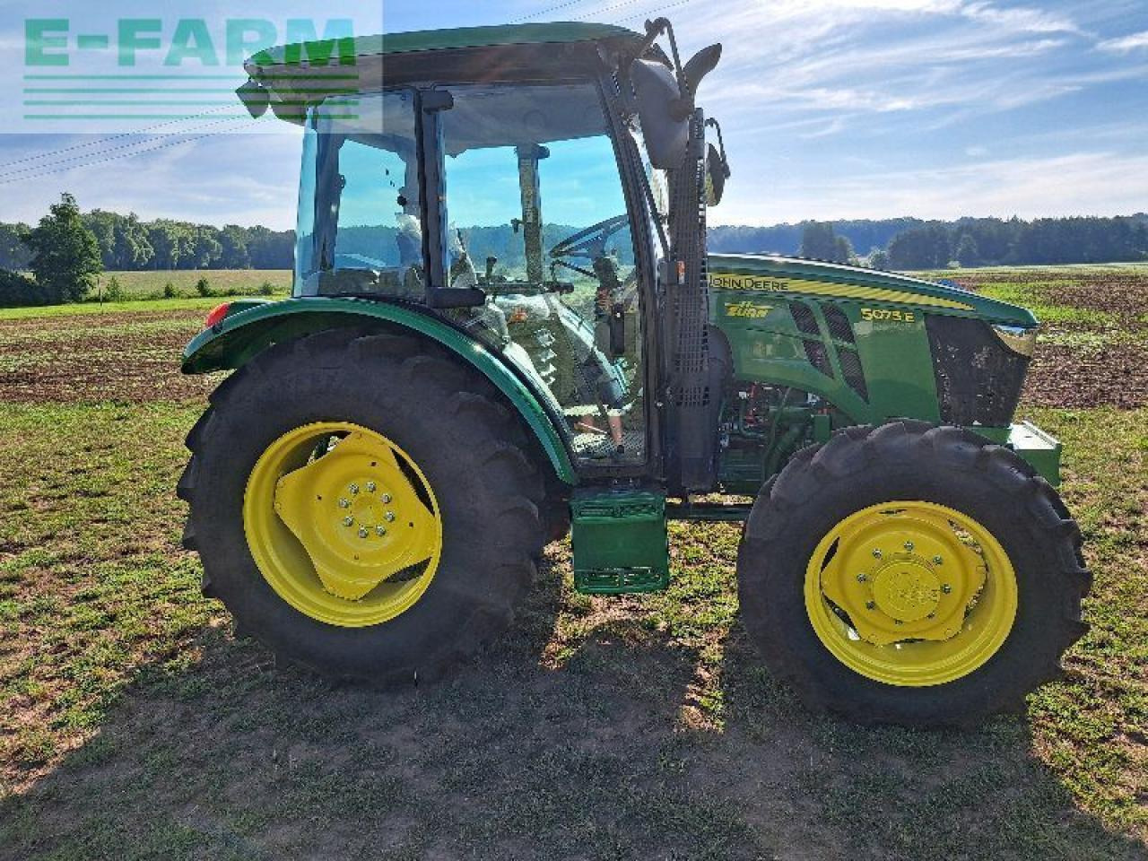 John Deere 5075e - Tractor: afbeelding 1 John Deere 5075e - Tractor: afbeelding 1