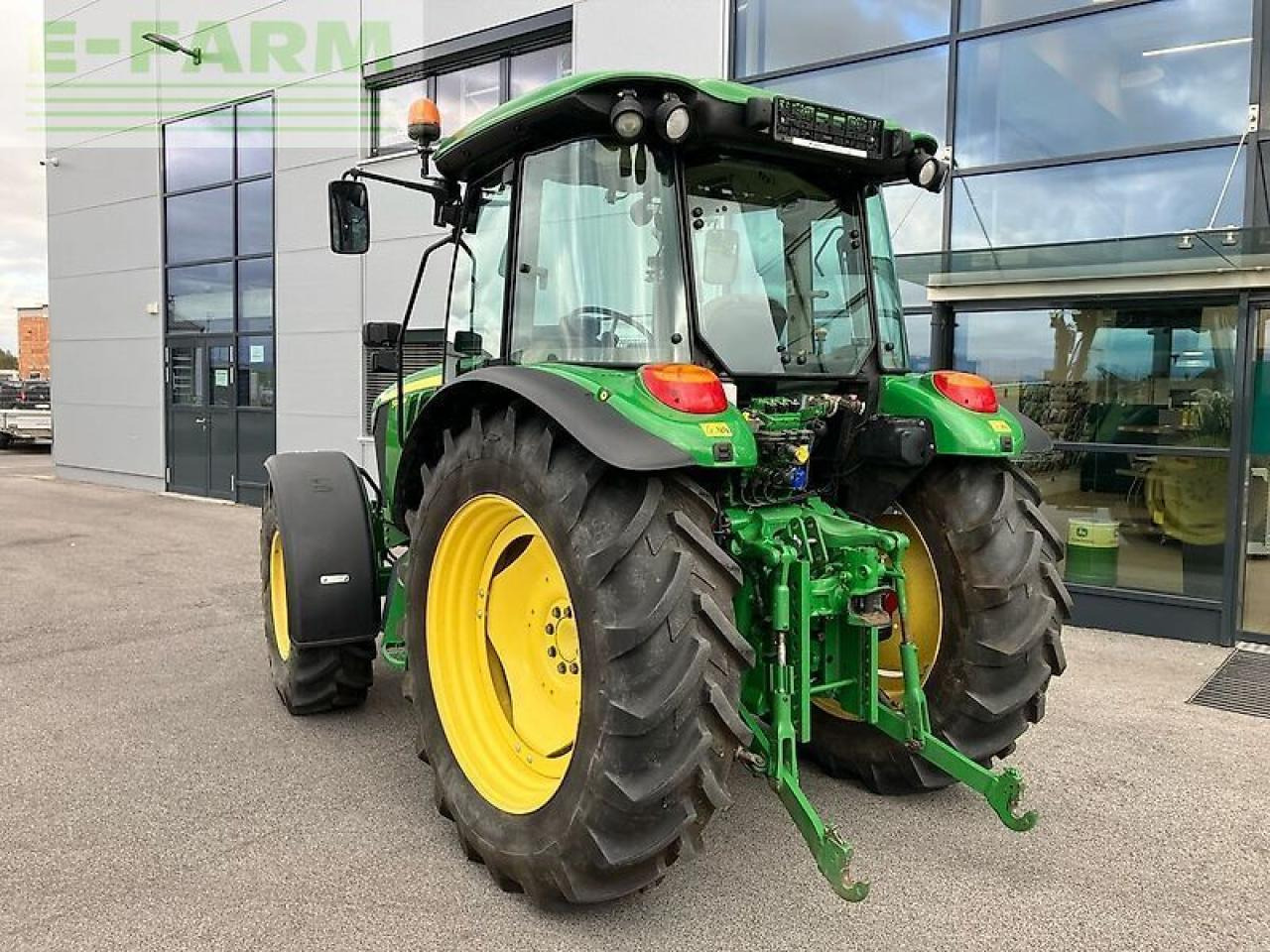 John Deere 5085m - Tractor: afbeelding 4 John Deere 5085m - Tractor: afbeelding 4