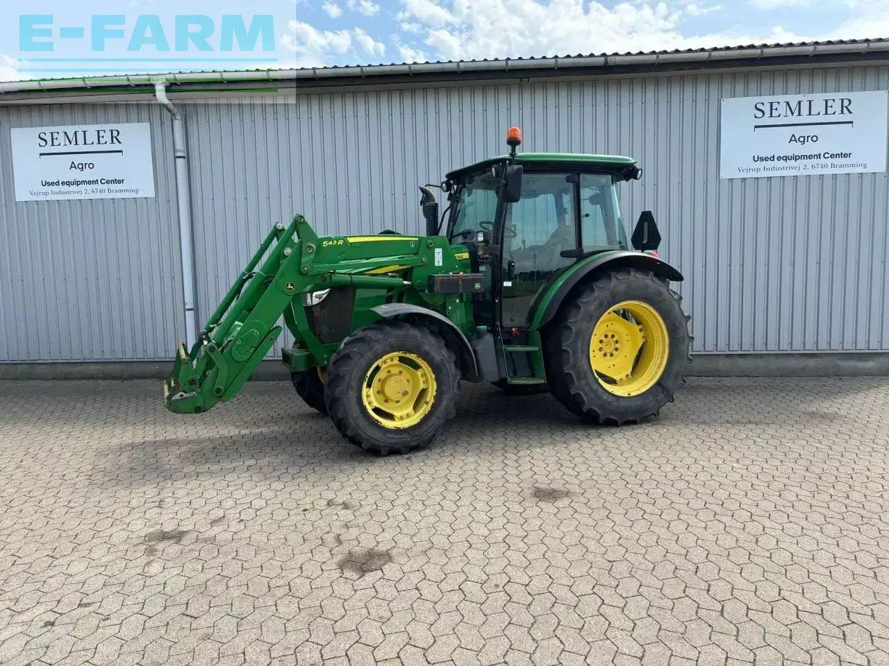 John Deere 5115m - Tractor: afbeelding 1 John Deere 5115m - Tractor: afbeelding 1