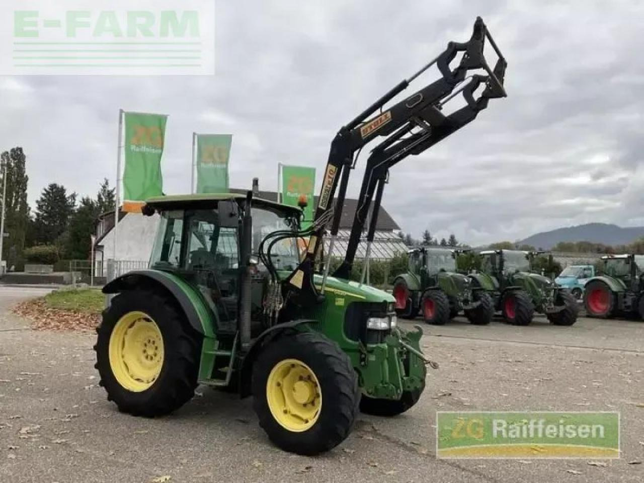John Deere 5820 - Tractor: afbeelding 2 John Deere 5820 - Tractor: afbeelding 2